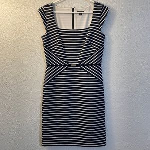 AnnTaylor Navy White size4